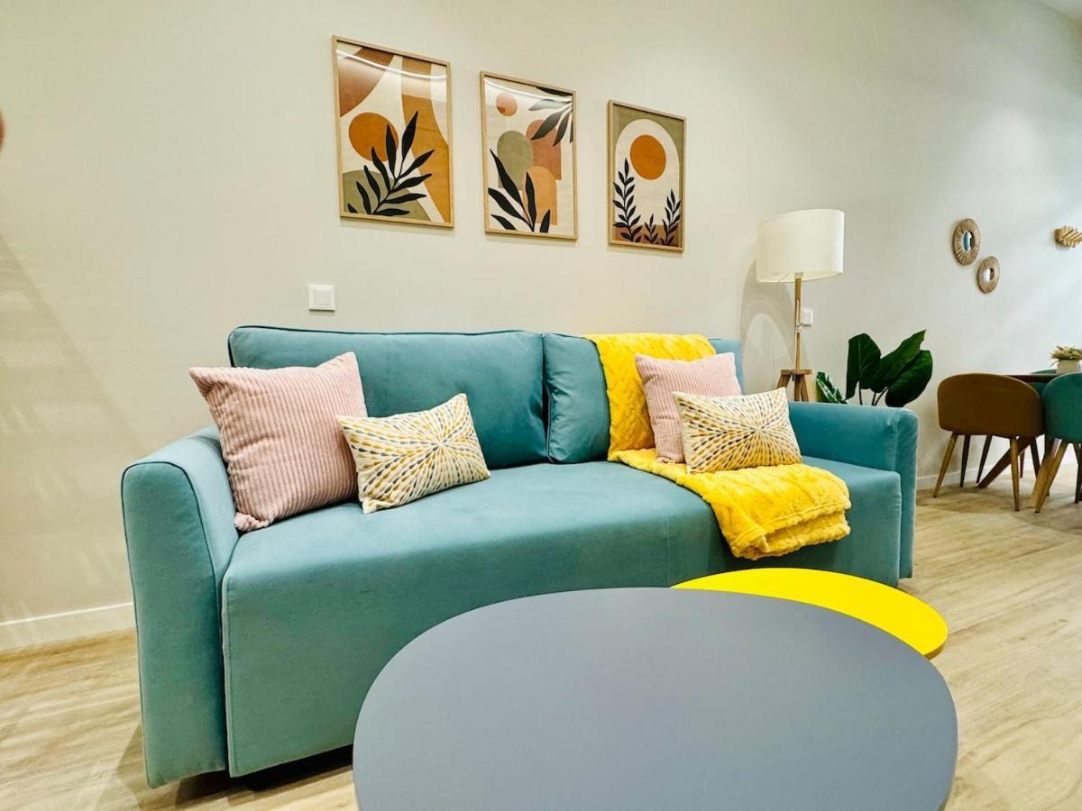 Design & Style Close To Center Valenza